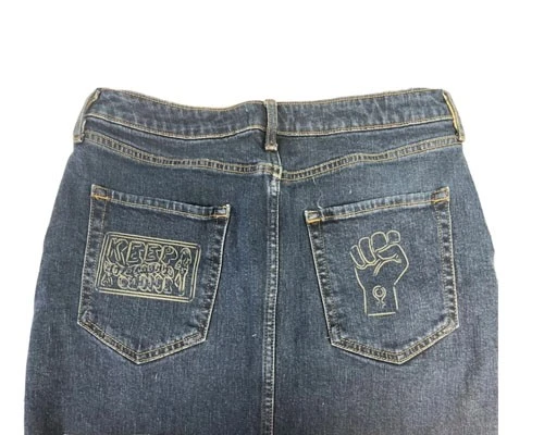 Laser marking patterns on pocket